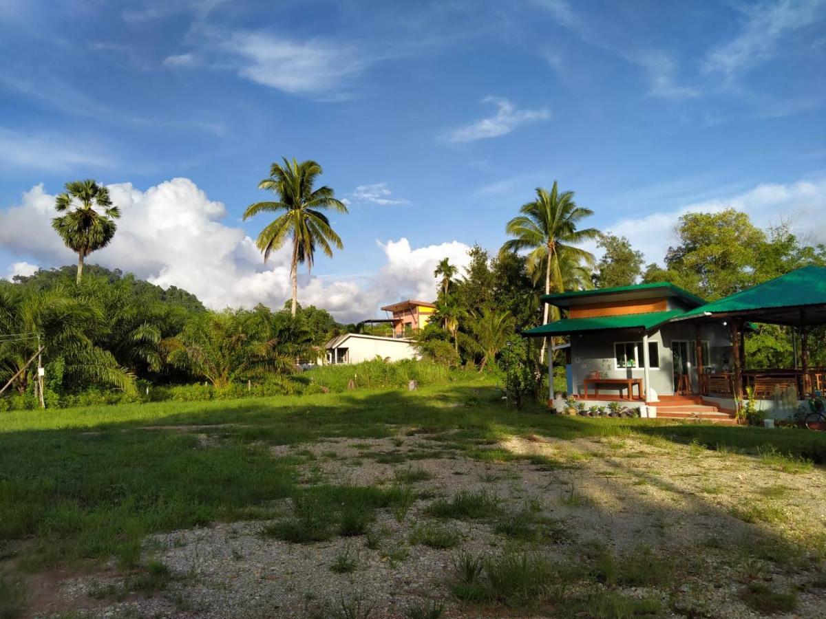 Khum Thong Resort Takuapa Exterior foto