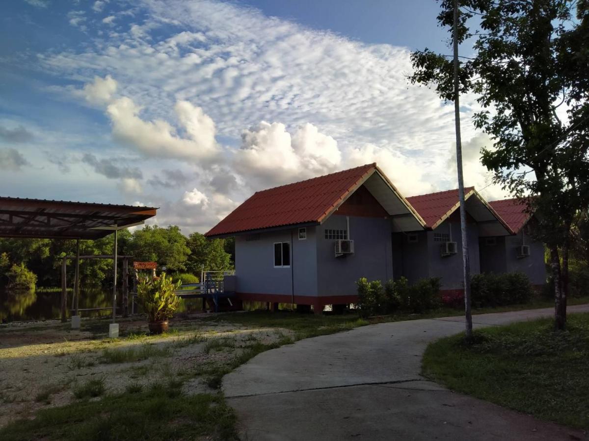 Khum Thong Resort Takuapa Exterior foto