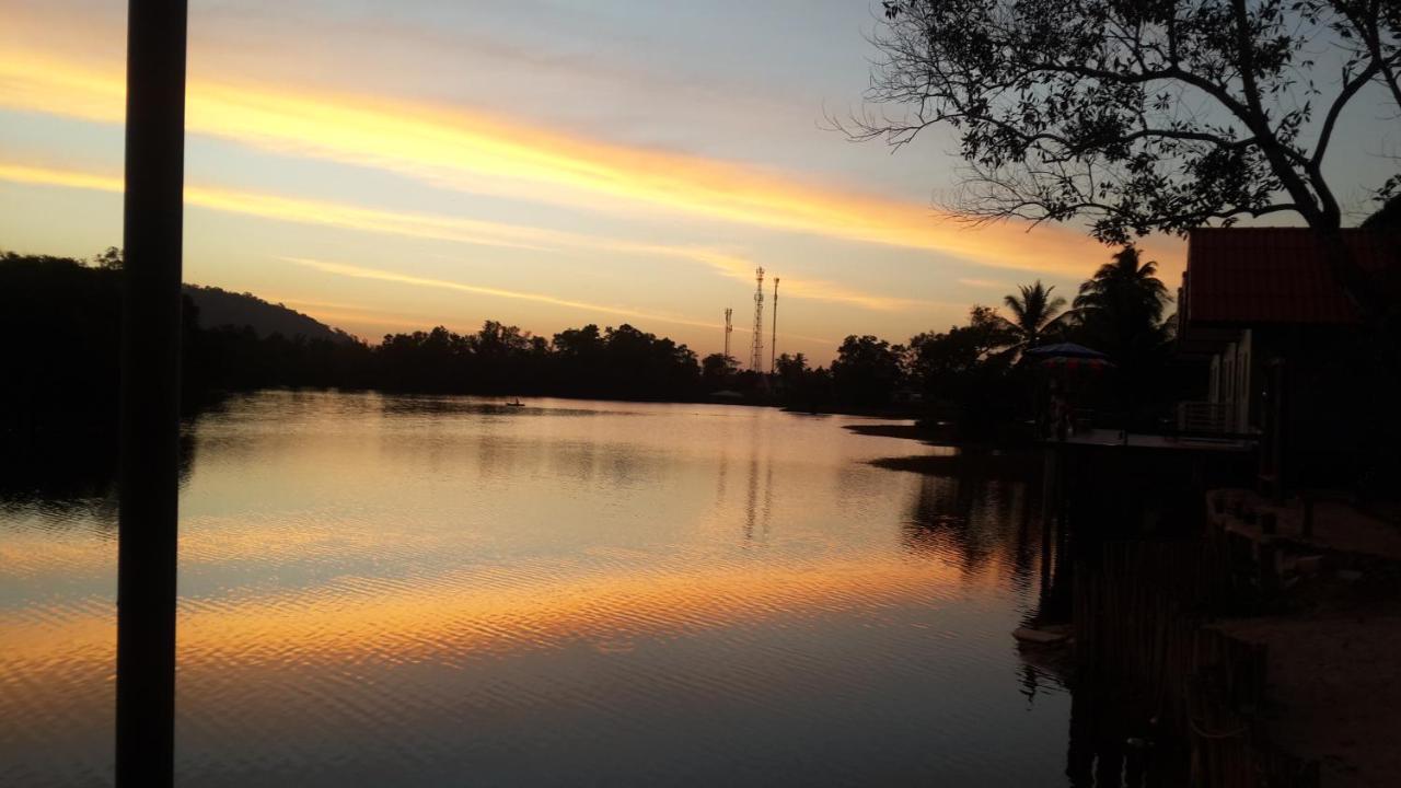 Khum Thong Resort Takuapa Exterior foto